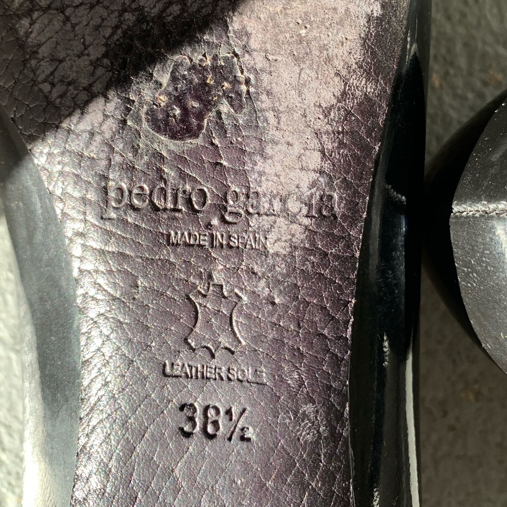Pedro Garcia Black Patent Leather Pointed Toe Flats
Size EU 38 1/2 - Picture 6 of 10